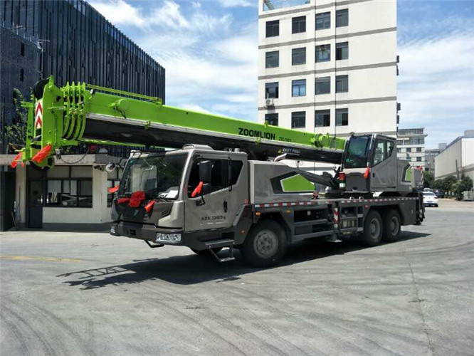 阿克陶县跨街广告牌的高空安装注意事项
