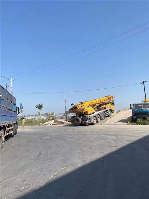 阿克陶县25吨吊车的租赁价格大概是多少？