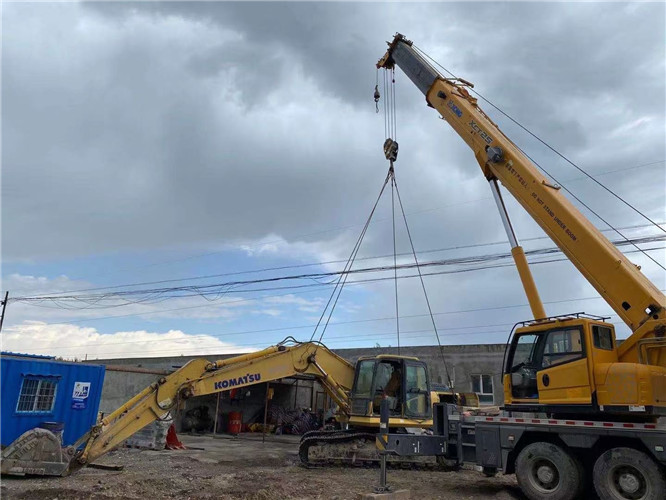 阿克陶县25吨吊车的工作半径是多少？